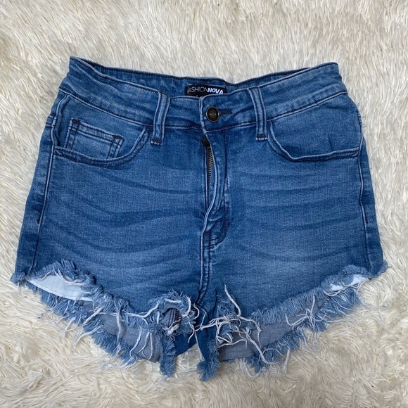 Fashion Nova Slay the Fray denim shorts - Picture 2 of 5